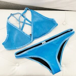 HOAKA | Cielo blue velvet bikini set